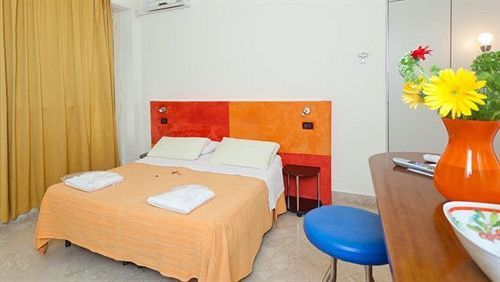 Hotel Rainbow Палермо Экстерьер фото